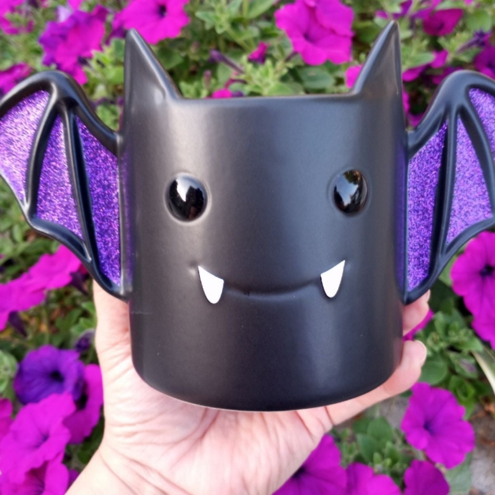 Bath & body works vampire candle holder (set)